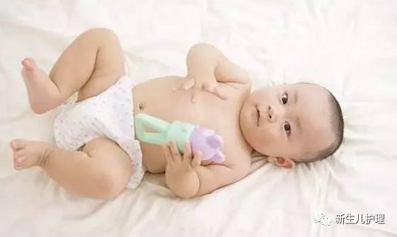 宝宝拉粑粑视频,萌态十足，揭秘宝宝肠道健康